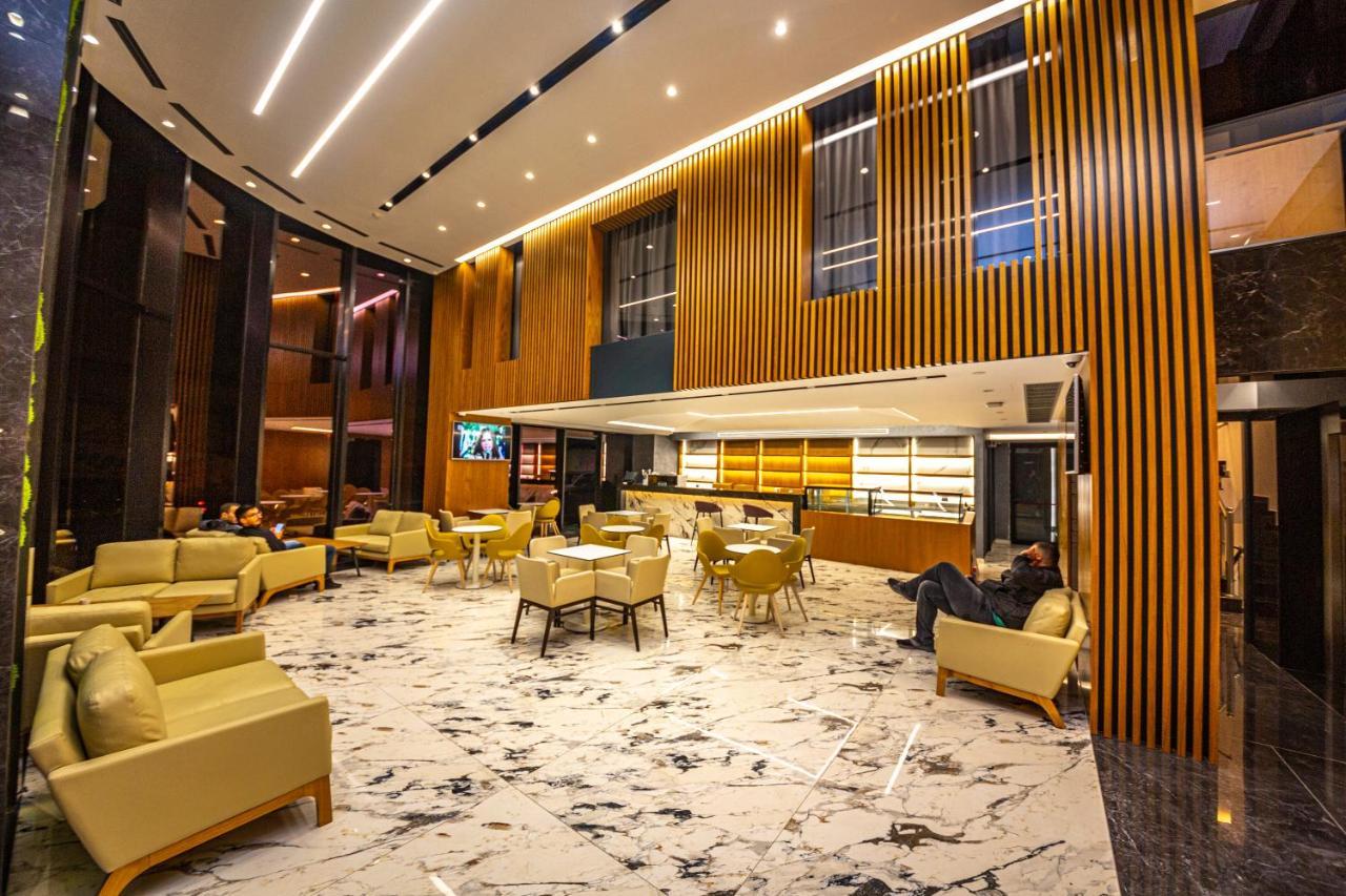 Black Diamond Hotel 4*